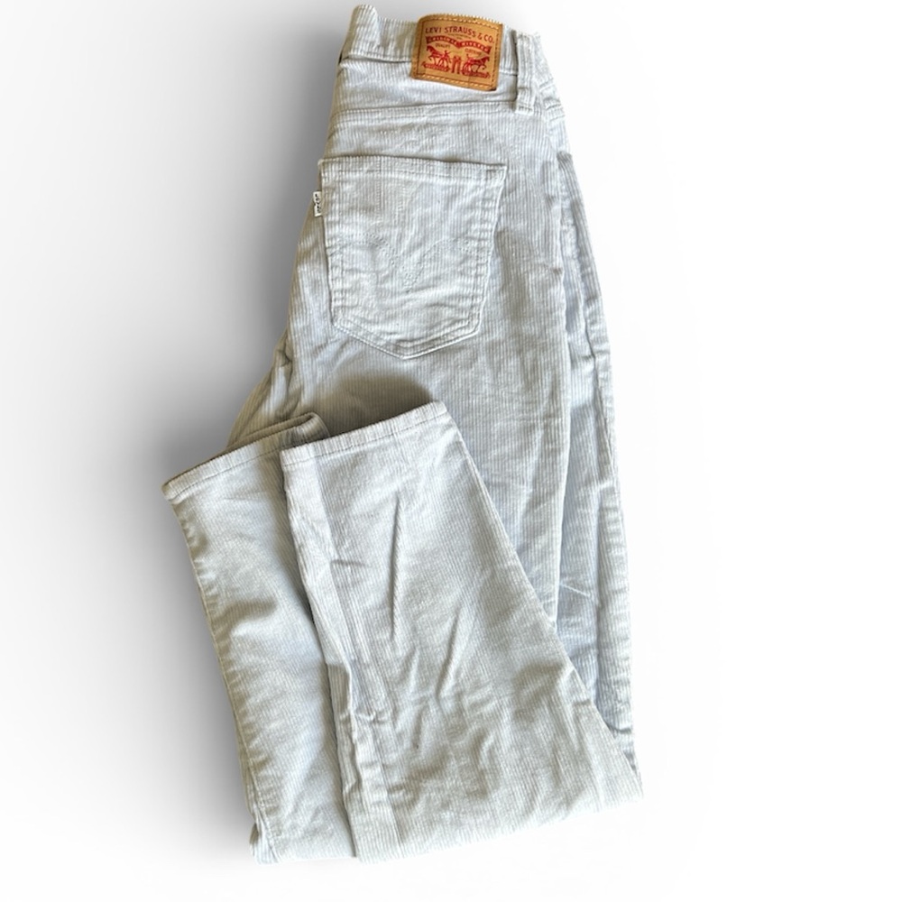 Levis - Women Curdoroy High Waisted Mom Jean - Sz 28  Pale Blue